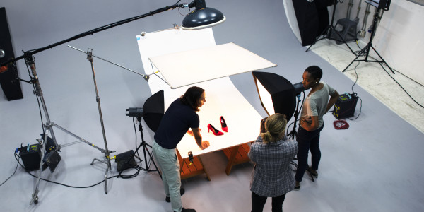 Alquiler de Espacios para Producciones y Rodajes en Girona · Fotografía de Producto